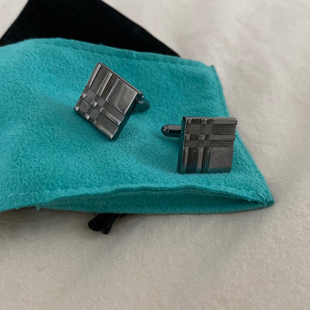 Cuff links
